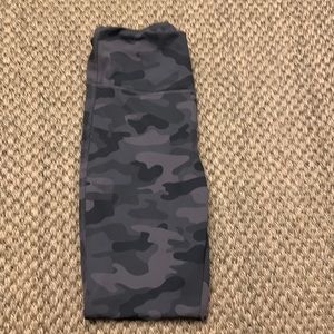 Danskin women’s camo active leggings